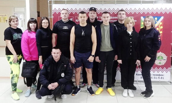Сотрудники полиции в ГТО. Сотрудники полиции в ГТО.